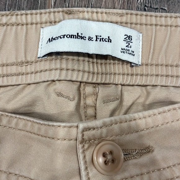 Abercrombie & Fitch | Relaxed Utility Pants (Short) - Picture 5 of 6